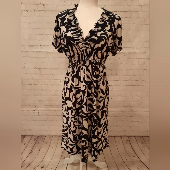 Enfocus Studio Dresses | Black & White Demask Print Casual Dress-Enfocus Studio-Size 8 | Color: Black/White | Size: 8 | Savvysouthern46's Closet